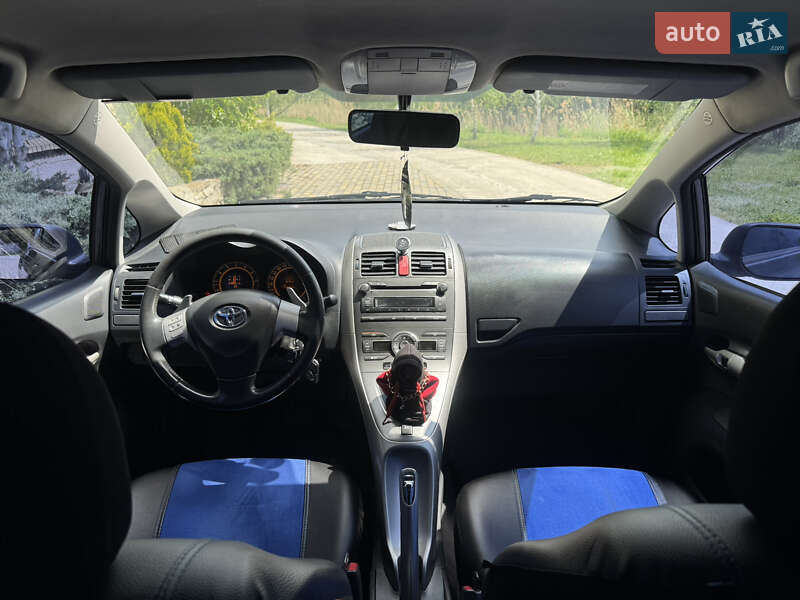 Хетчбек Toyota Auris 2008 в Дніпрі