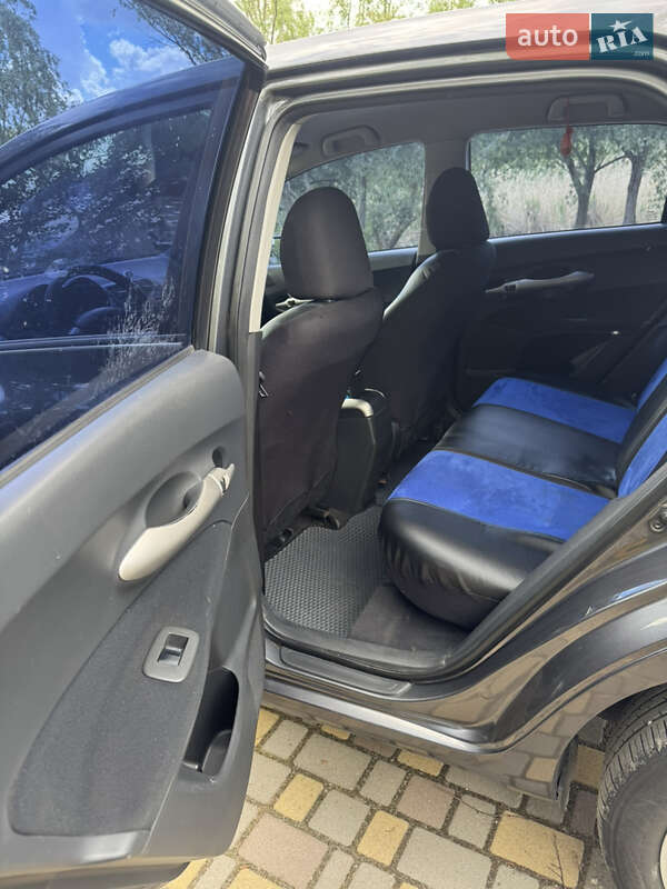 Хетчбек Toyota Auris 2008 в Дніпрі