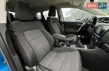 Хэтчбек Toyota Auris 2014 в 