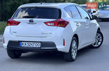 Хетчбек Toyota Auris 2014 в 