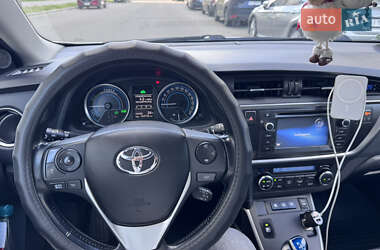 Хетчбек Toyota Auris 2014 в 