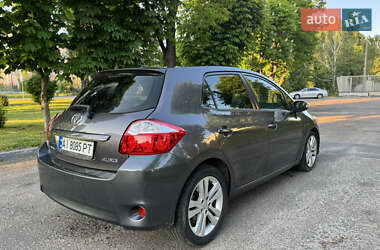 Хетчбек Toyota Auris 2010 в 