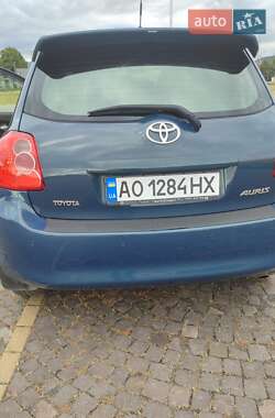 Хэтчбек Toyota Auris 2008 в Мукачево