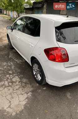 Хэтчбек Toyota Auris 2009 в 