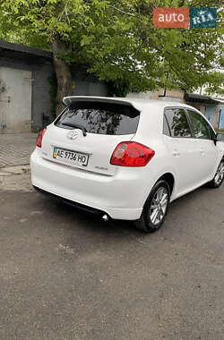 Хэтчбек Toyota Auris 2009 в 