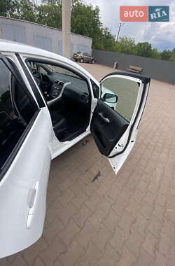 Хэтчбек Toyota Auris 2009 в 