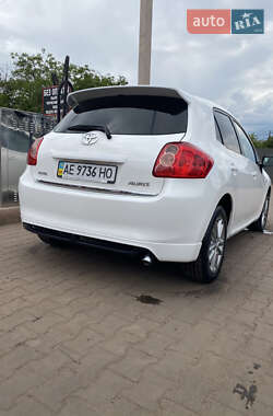 Хэтчбек Toyota Auris 2009 в 