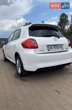 Хэтчбек Toyota Auris 2009 в 
