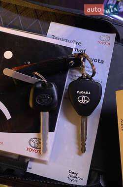 Хэтчбек Toyota Auris 2009 в 