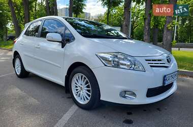 Хэтчбек Toyota Auris 2011 в Киеве