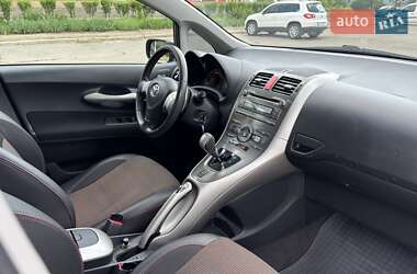 Хэтчбек Toyota Auris 2008 в 