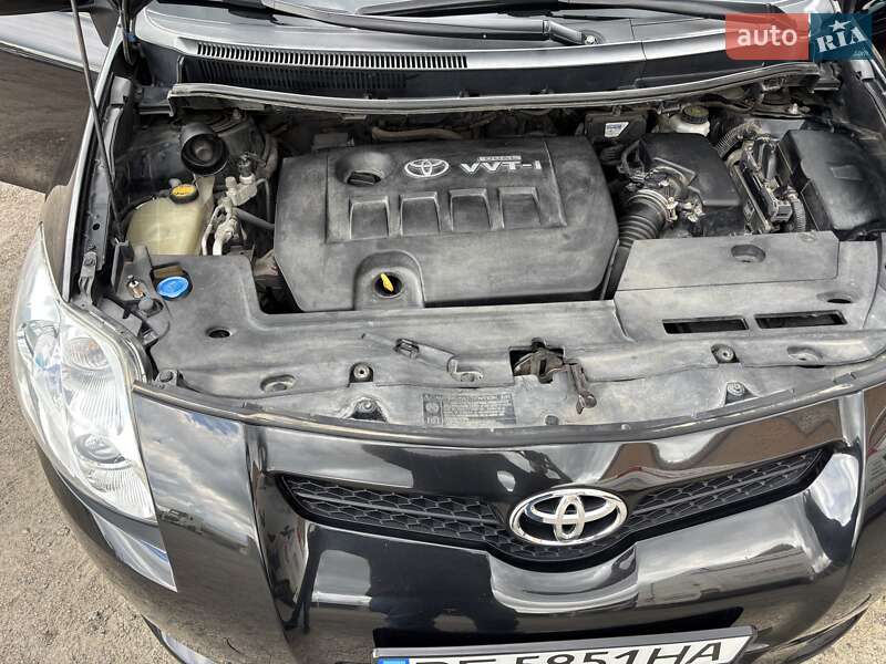 Хэтчбек Toyota Auris 2008 в Вознесенске