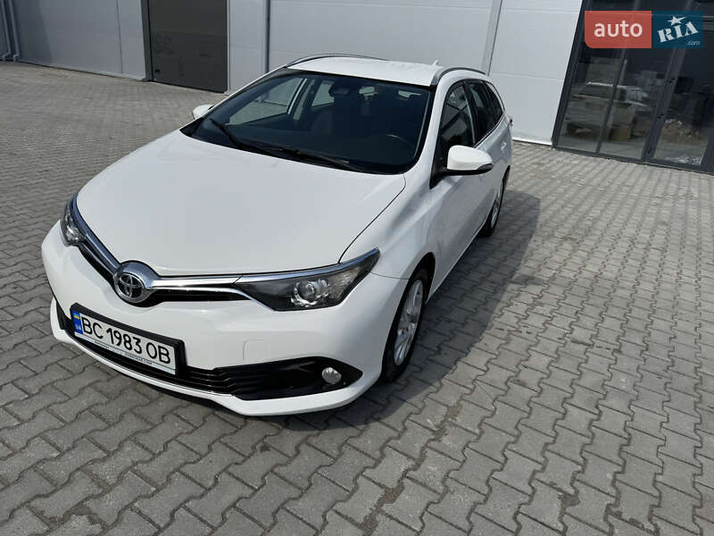Универсал Toyota Auris 2016 в Львове