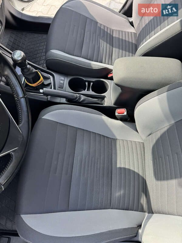 Универсал Toyota Auris 2016 в Львове