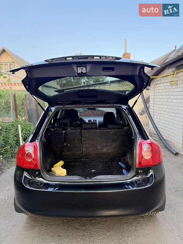 Хэтчбек Toyota Auris 2007 в Перещепине