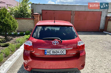 Хэтчбек Toyota Auris 2010 в 