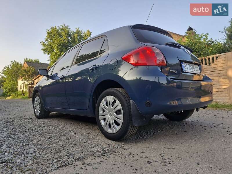 Хэтчбек Toyota Auris 2008 в Миргороде