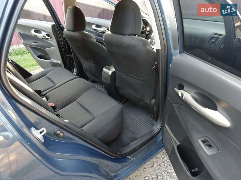 Хэтчбек Toyota Auris 2008 в Миргороде