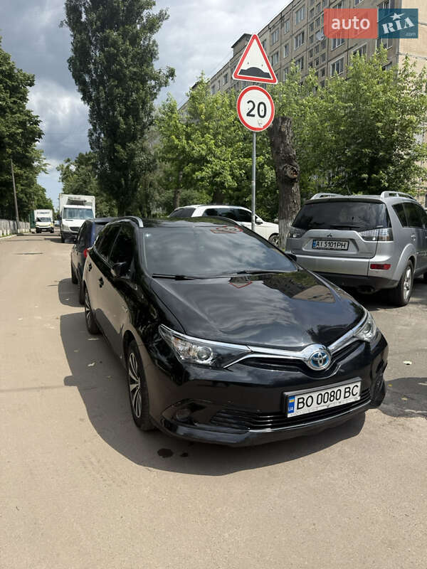 Универсал Toyota Auris 2015 в 