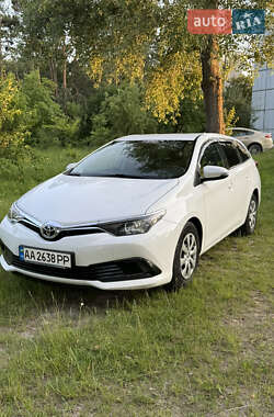 Универсал Toyota Auris 2015 в Киеве