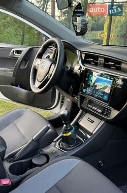 Универсал Toyota Auris 2015 в 