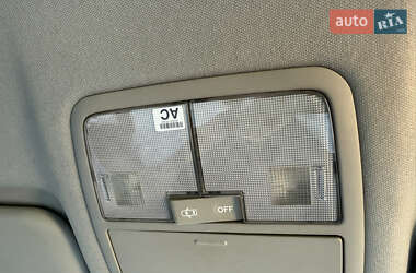 Хэтчбек Toyota Auris 2013 в 