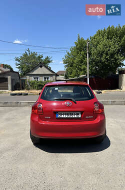 Хэтчбек Toyota Auris 2009 в 