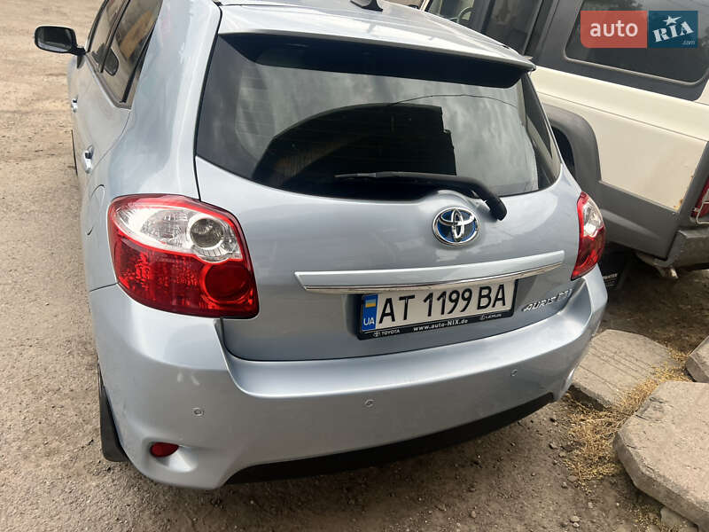 Хэтчбек Toyota Auris 2010 в Ивано-Франковске
