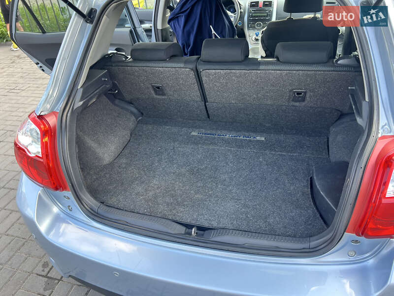 Хэтчбек Toyota Auris 2010 в Ивано-Франковске