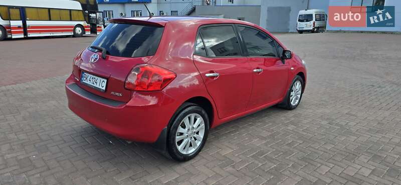 Хэтчбек Toyota Auris 2008 в Ровно