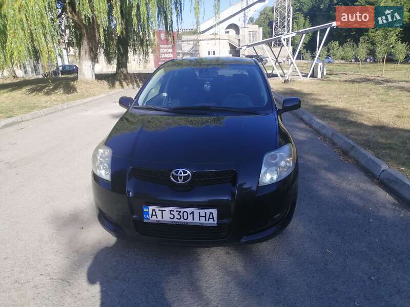 Хетчбек Toyota Auris 2008 в Івано-Франківську