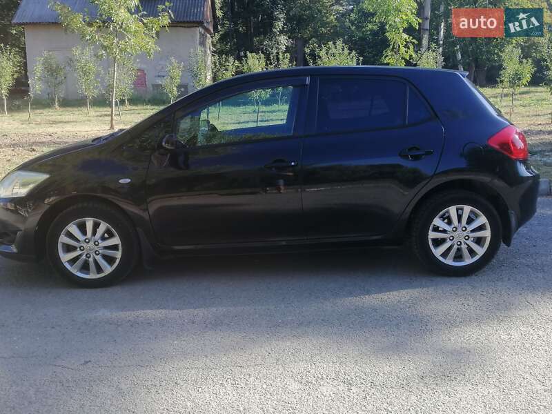 Хетчбек Toyota Auris 2008 в Івано-Франківську