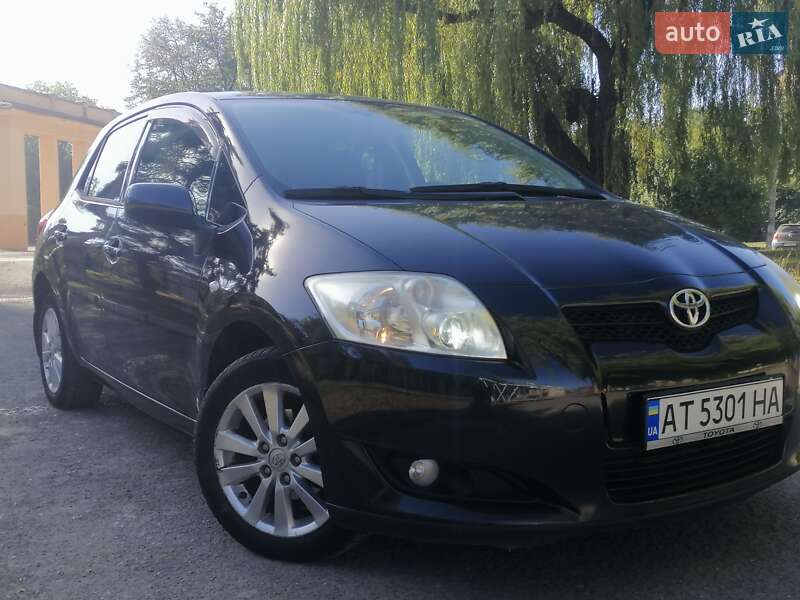 Хетчбек Toyota Auris 2008 в Івано-Франківську