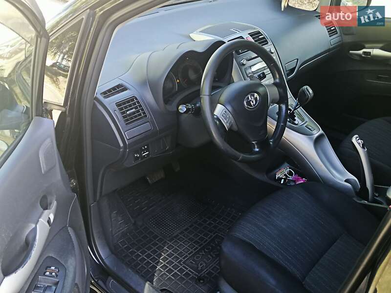 Хетчбек Toyota Auris 2008 в Івано-Франківську