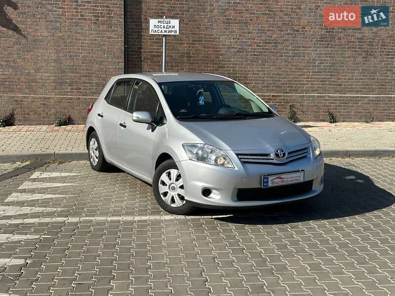 Хэтчбек Toyota Auris 2012 в Одессе