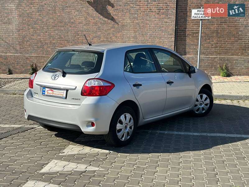 Хэтчбек Toyota Auris 2012 в Одессе