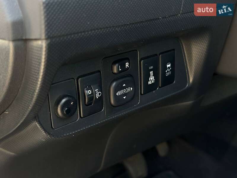 Хэтчбек Toyota Auris 2012 в Одессе
