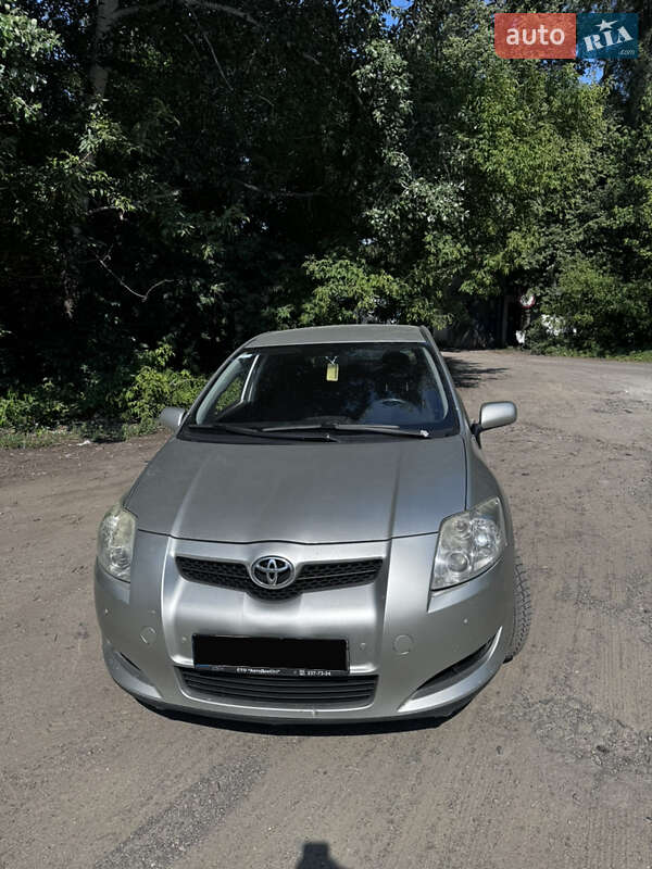 Хэтчбек Toyota Auris 2008 в Киеве