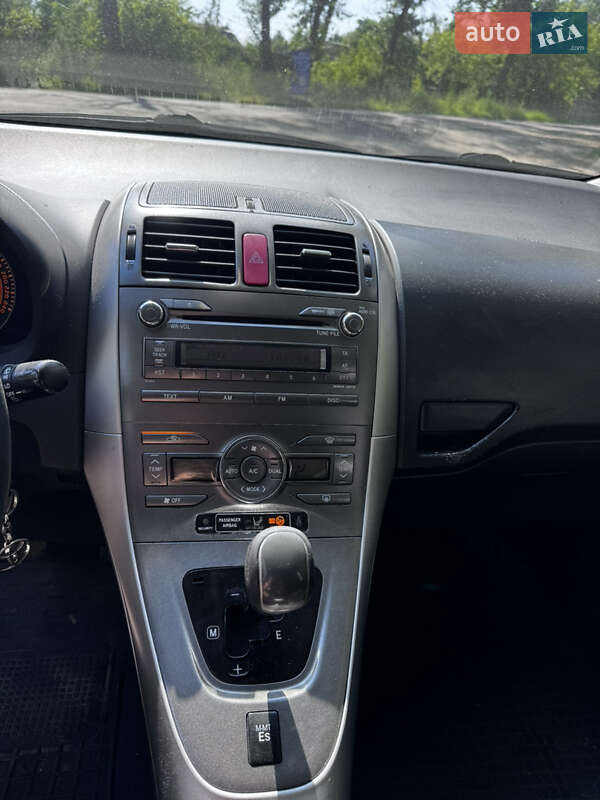 Хэтчбек Toyota Auris 2008 в Киеве