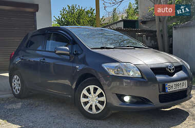 Хэтчбек Toyota Auris 2009 в Беляевке