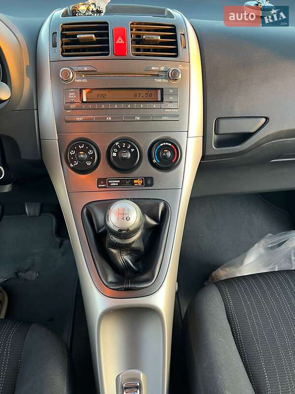 Хэтчбек Toyota Auris 2007 в Самборе