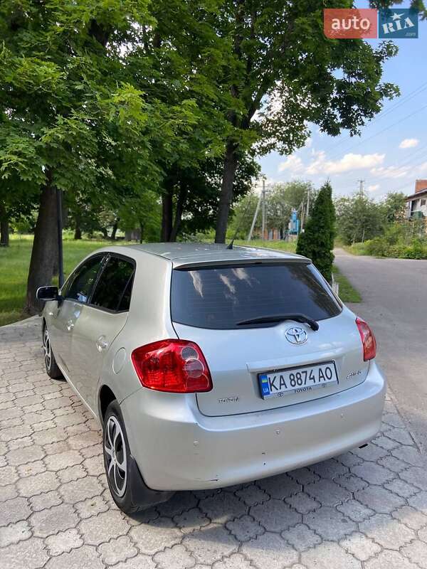 Хэтчбек Toyota Auris 2007 в Тростянце