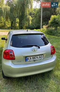 Хэтчбек Toyota Auris 2007 в 