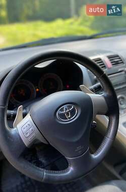 Хэтчбек Toyota Auris 2007 в 