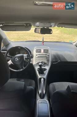 Хэтчбек Toyota Auris 2007 в Полонном