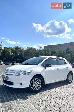 Хэтчбек Toyota Auris 2011 в Харькове