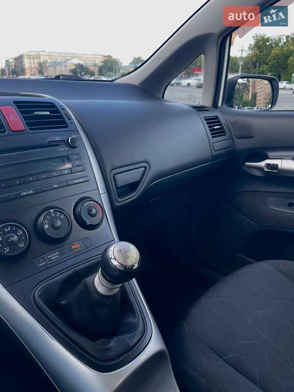 Хетчбек Toyota Auris 2011 в Харкові фото 15 Хетчбек Toyota Auris 2011 в Харкові