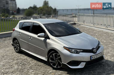 Хетчбек Toyota Auris 2015 в Дніпрі