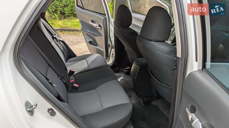 Хэтчбек Toyota Auris 2011 в Ровно