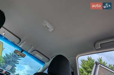Хэтчбек Toyota Auris 2011 в 